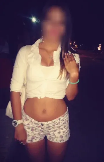 Amber, 27