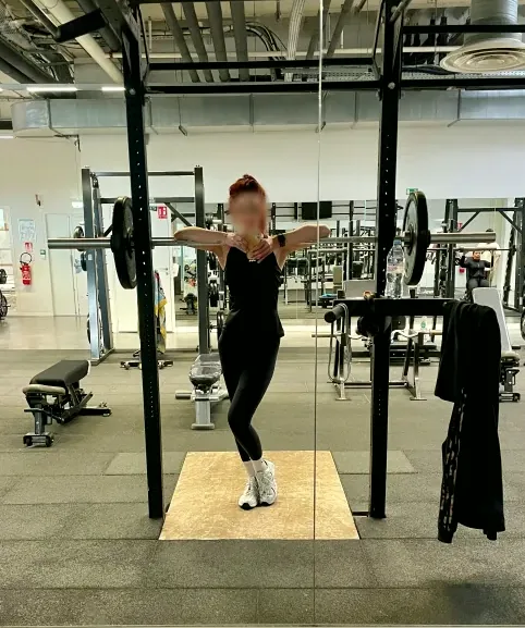 Anneke, 37