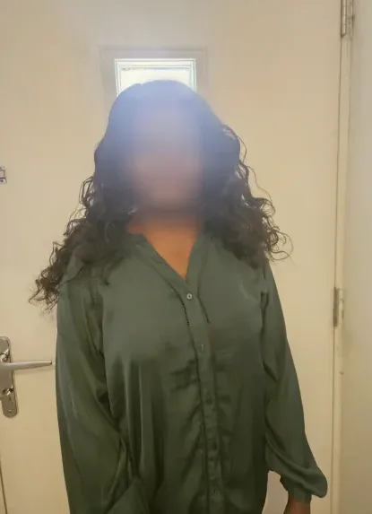 Anouk, 33
