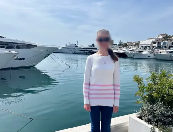 Laura, 36