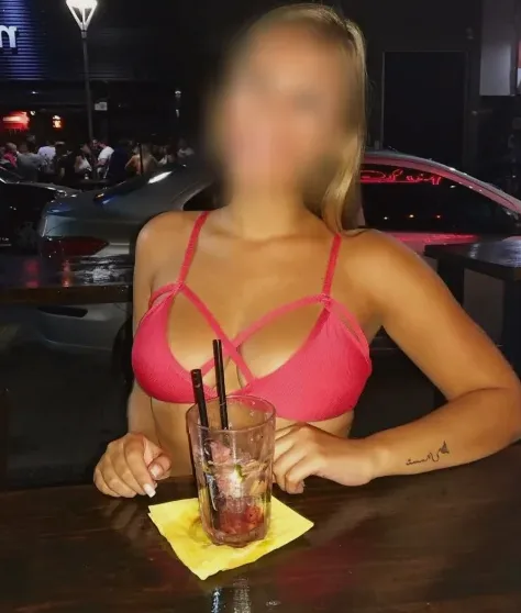 Nienke, 32