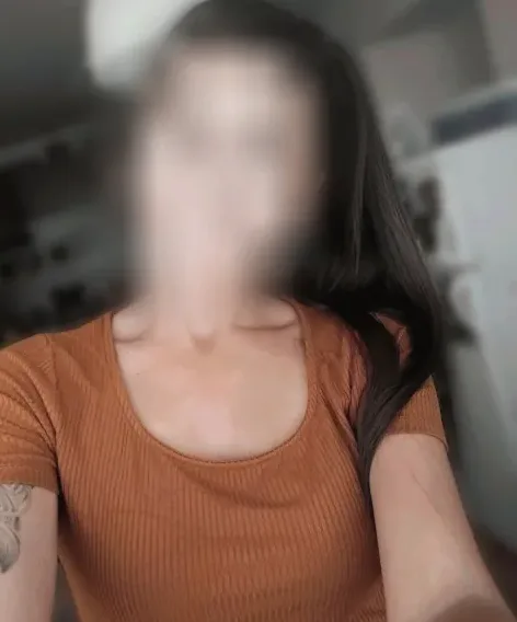 Noor, 32