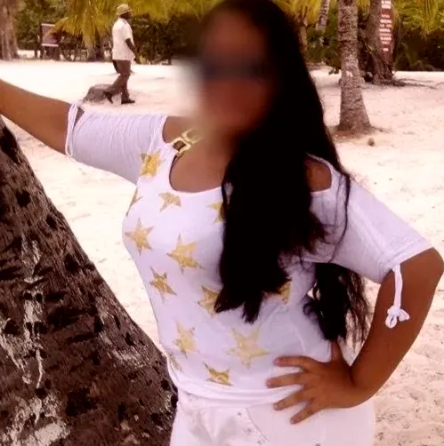 Shania, 28