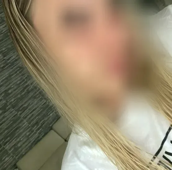 Soukaina, 20