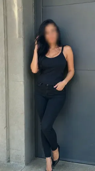 Yasmin, 33