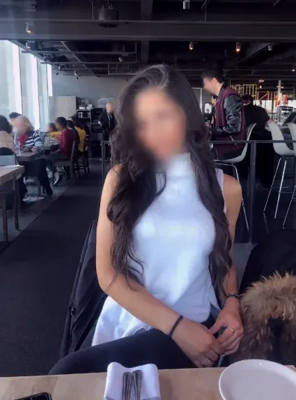 Zeynep, 36